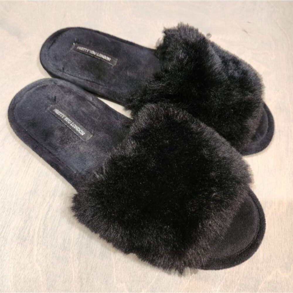Pretty You London Fuzzy black slipper slides soft and warm 7-8